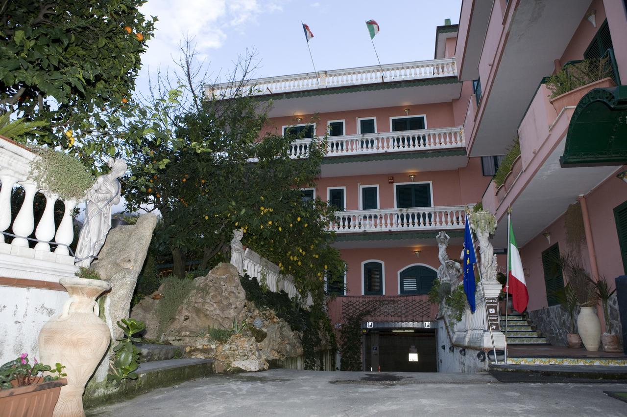 Hotel Sottovento Sant'Egidio del Monte Albino Exterior foto